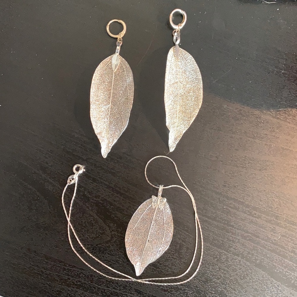 Leaf Earrings and Necklace Set